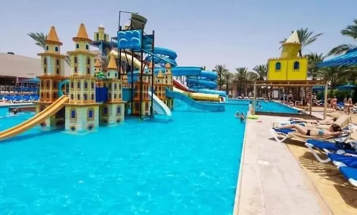 ميراج باي ريزورت لافستا * Hurghada